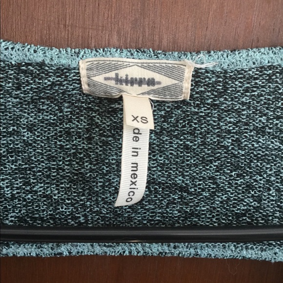 SOFT KNITTED TOP W/ KEYHOLE BACK - Picture 3 of 3